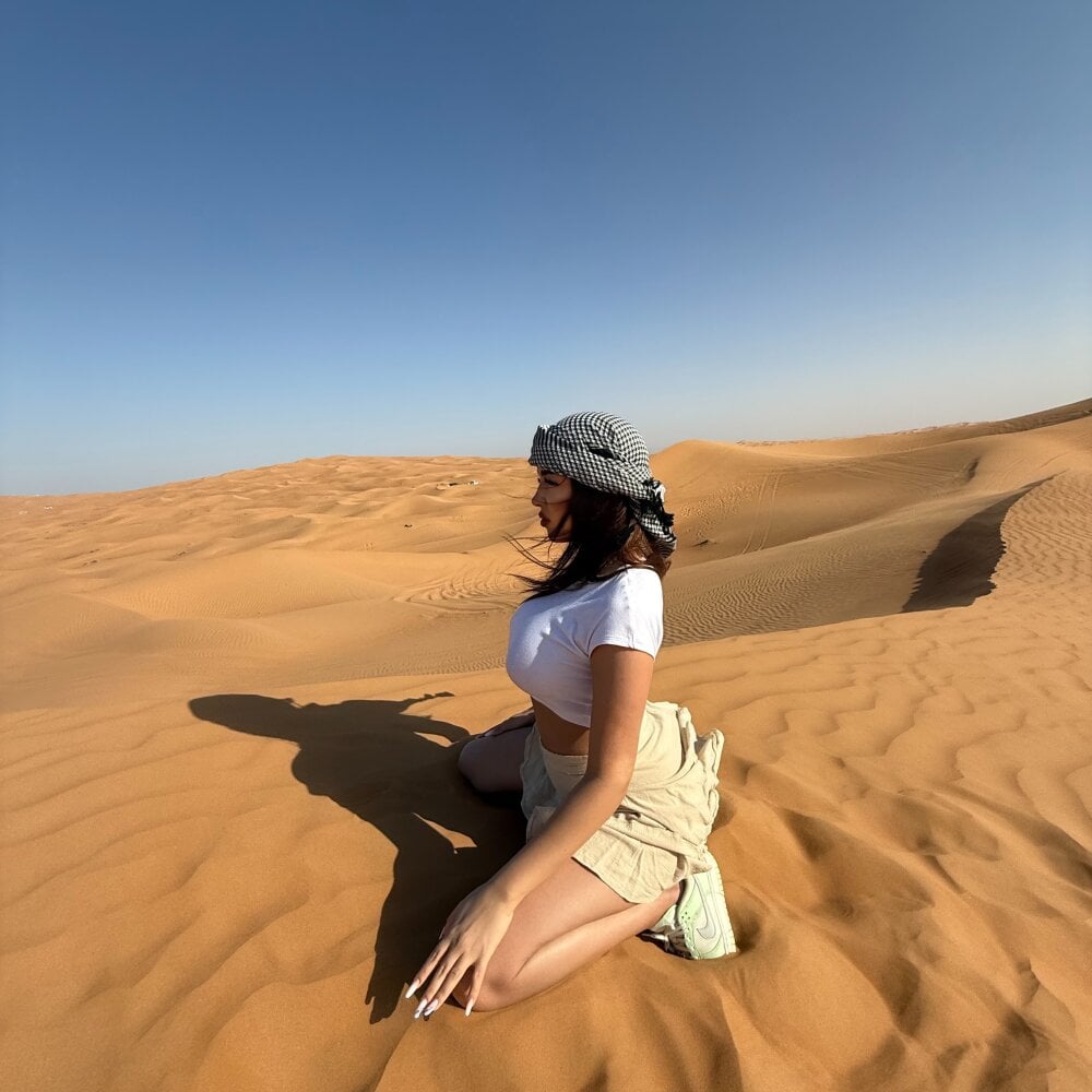 livesex.fan selennedream livesex profile in colombia-my-schedule-from-1200-mm-to-600-700-pm cams