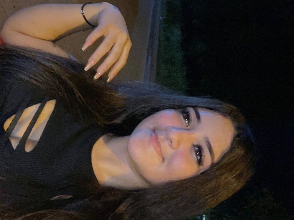 Live sex webcam photo for Liancy #290942441