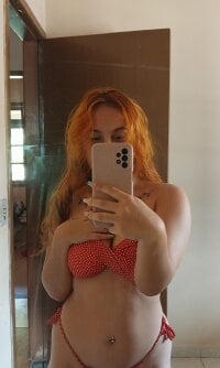 antonella_visconti's Offline Chat Room