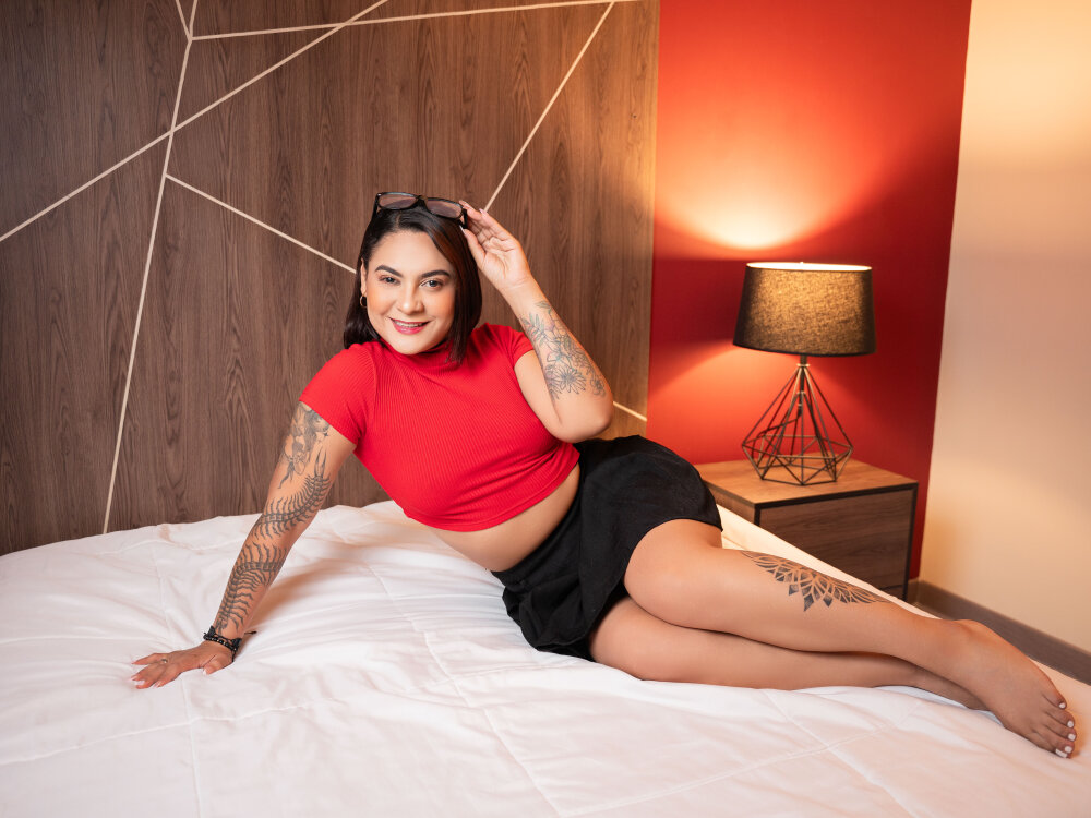 bestlivesexchat.com anabelucci livesex profile in small-tits cams