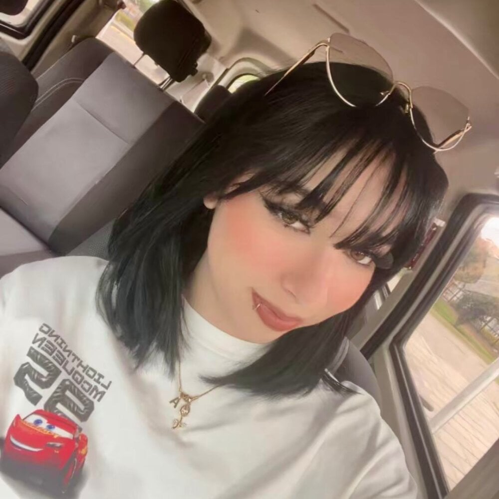 stripchat sissy_nina webcam profile pic via 6livesex.com