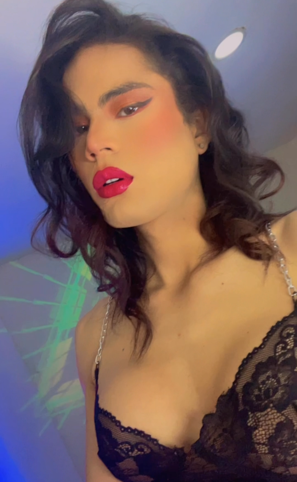 Nahomy-Naughty profile