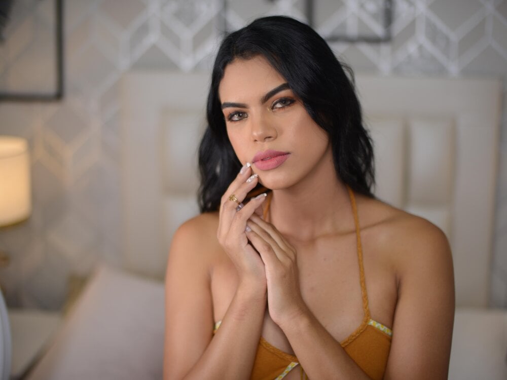 alessa_conde's Offline Chat Room