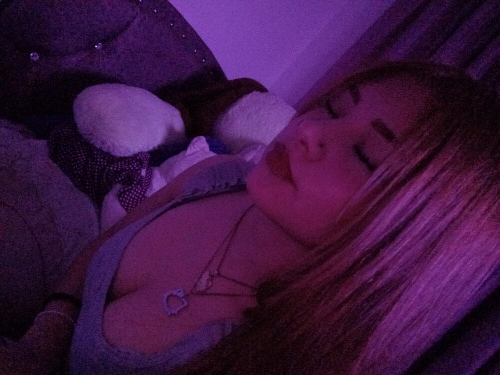 iluvcams.com lucy_greey livesex profile in granny cams