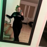 Busty_White offline chatrum