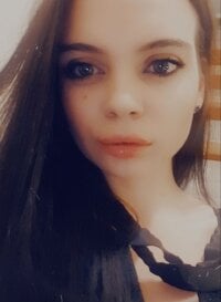 CarolinaVegaa's Offline Chat Room
