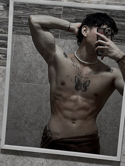 dukihot from stripchat
