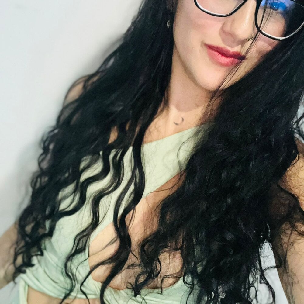 247camsex.com lilyan_milf livesex profile in thin cams