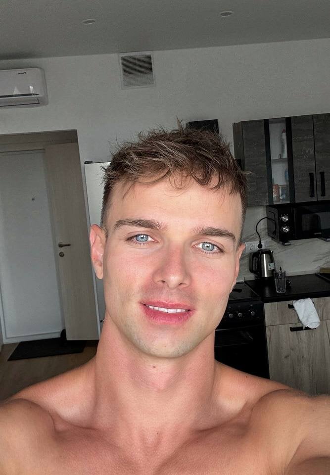 nik_sharp from stripchat