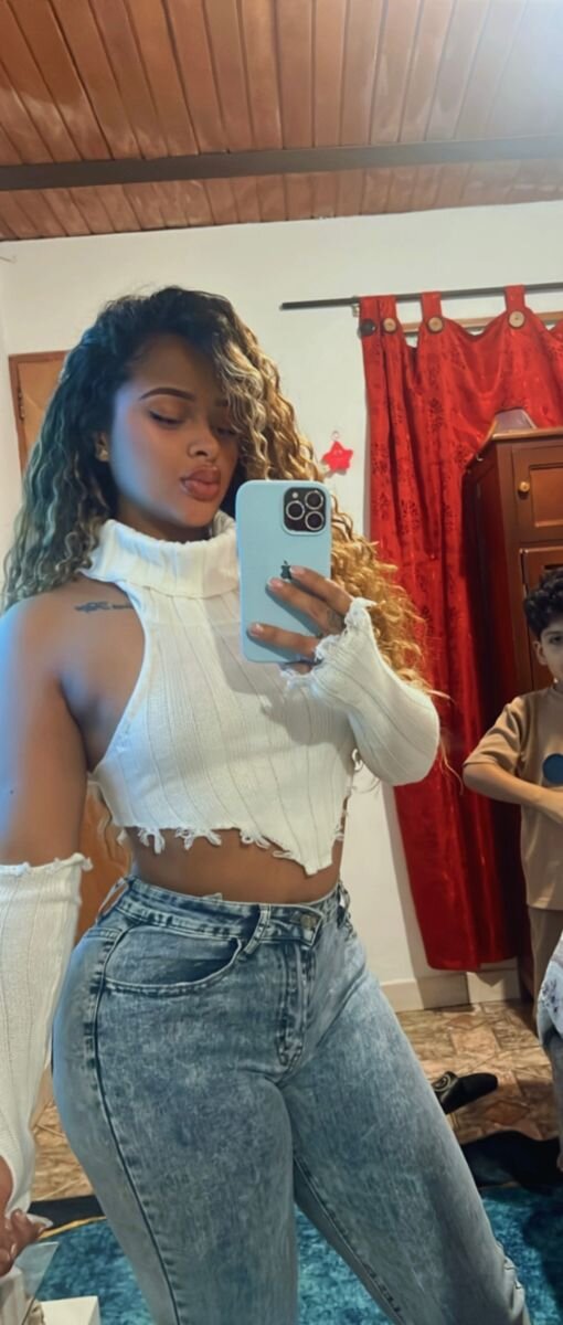 isabella_dmour