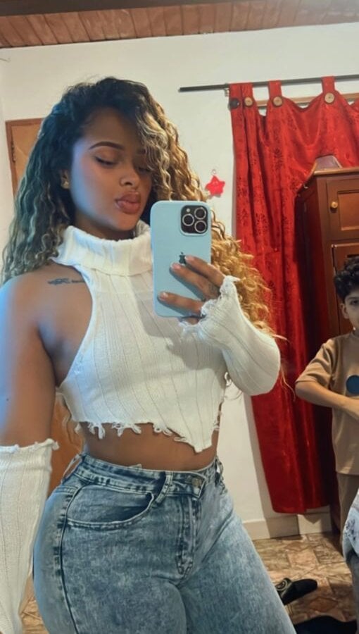 badgirlwebcam.com isabella_dmour livesex profile in latino cams
