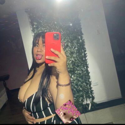 Bigboobs_pink_antonela
