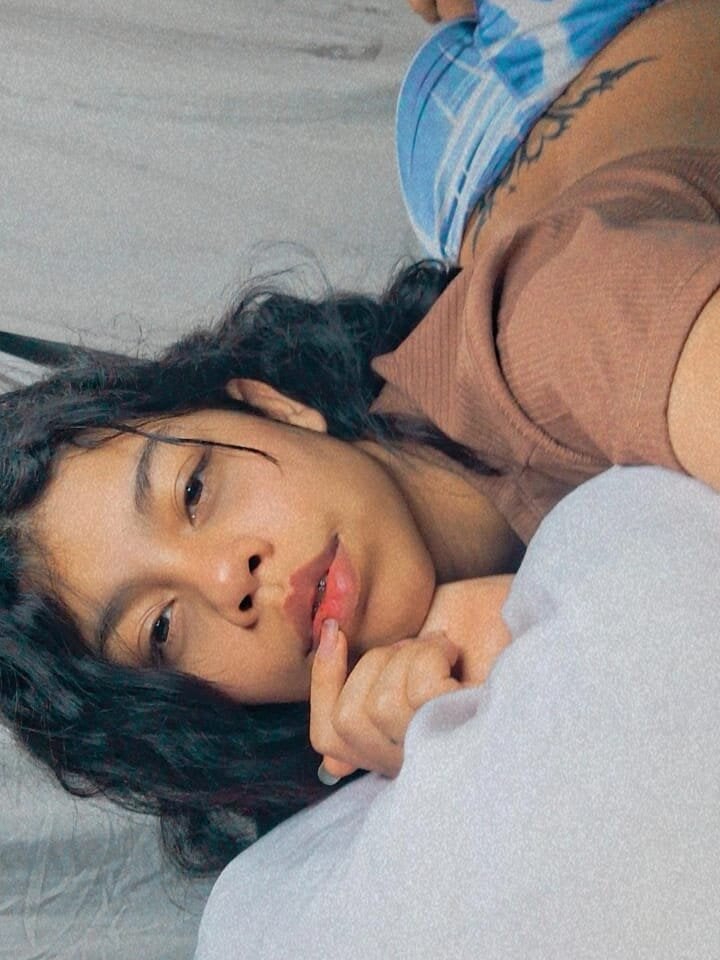 watchgirlcam.com emily_wiilliams livesex profile in but-yes-its-not-a-native-one cams