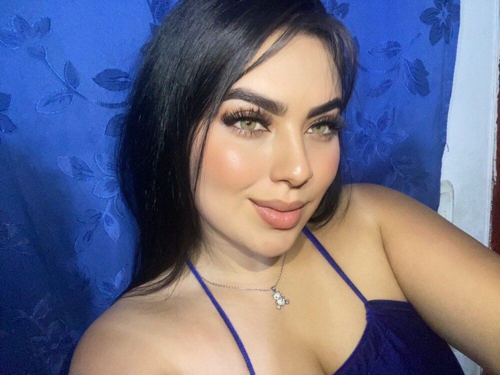 madeleine1_ profile