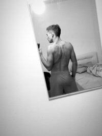 Cqenda's webcam live show