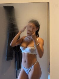 lightskinlatina's webcam live show