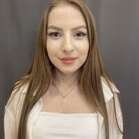 AraEast's webcam live show