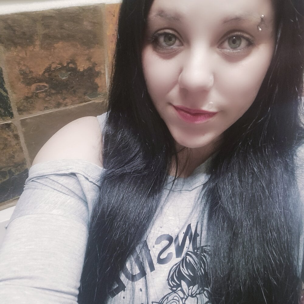 HotMama-Adeline profile