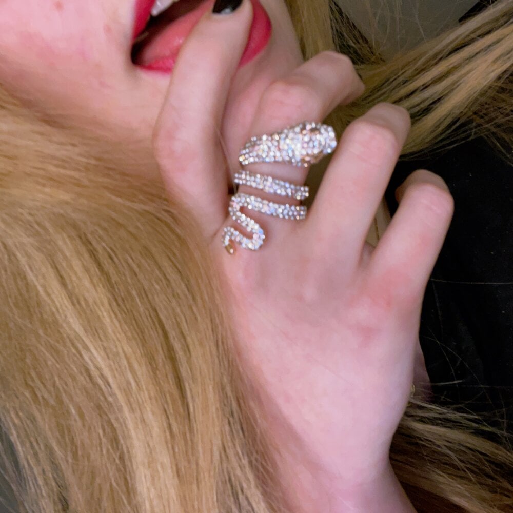 xxx-topcamgirls.com malinkaa99 livesex profile in hairy cams