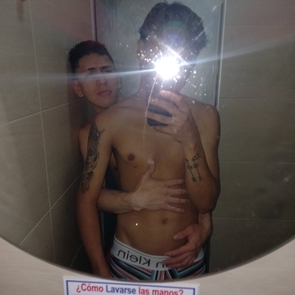 playful_boys19 from stripchat