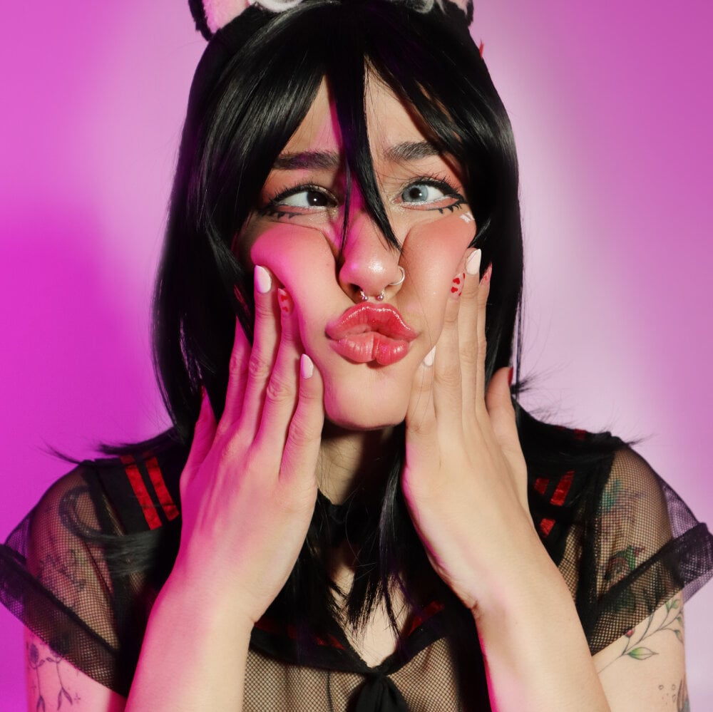 Live sex webcam photo for Abbyy_Toro #289918277