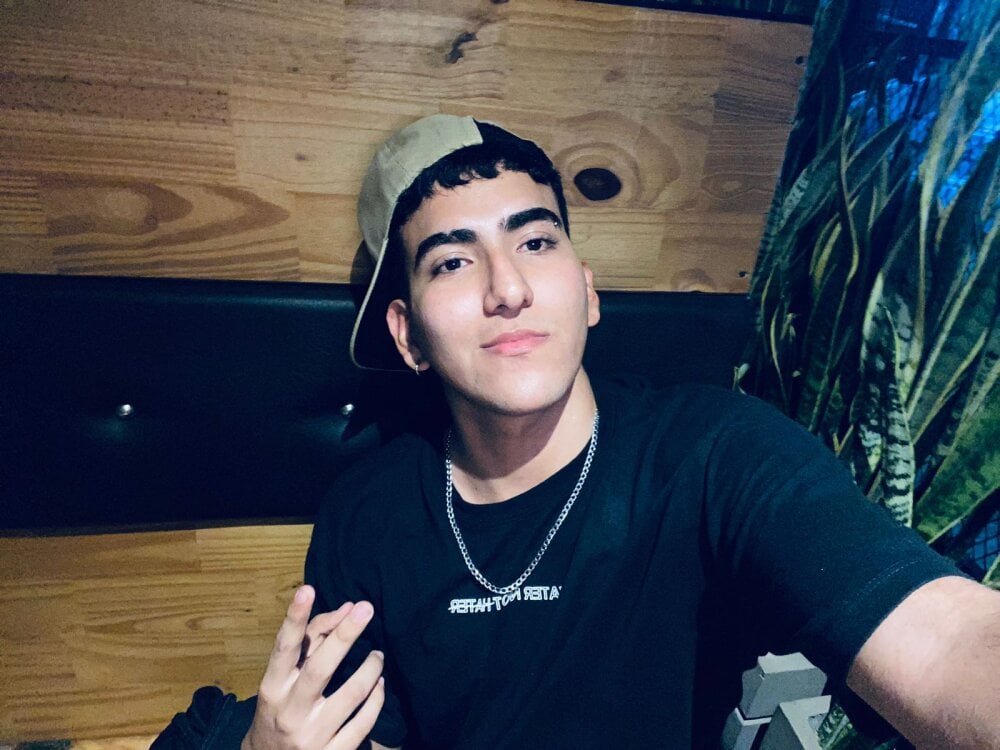 samuelamour from stripchat