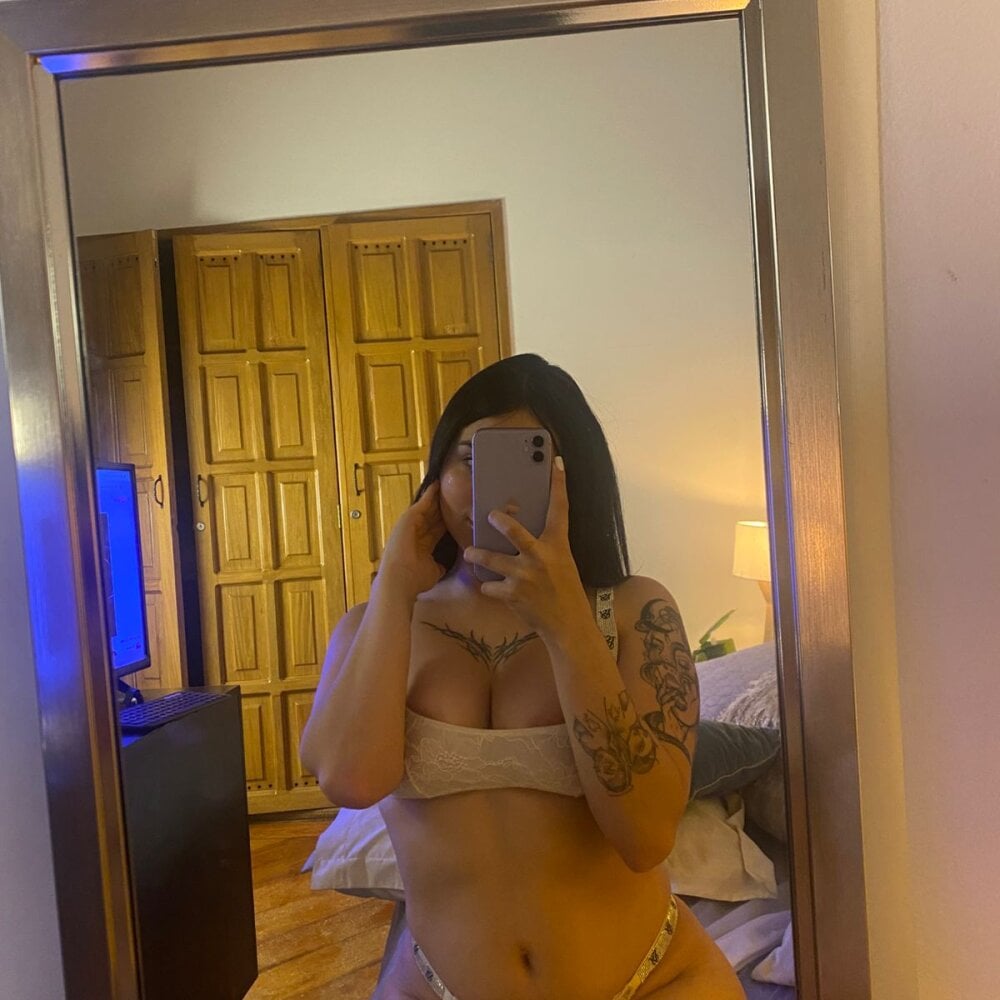 julietha_rousse from stripchat