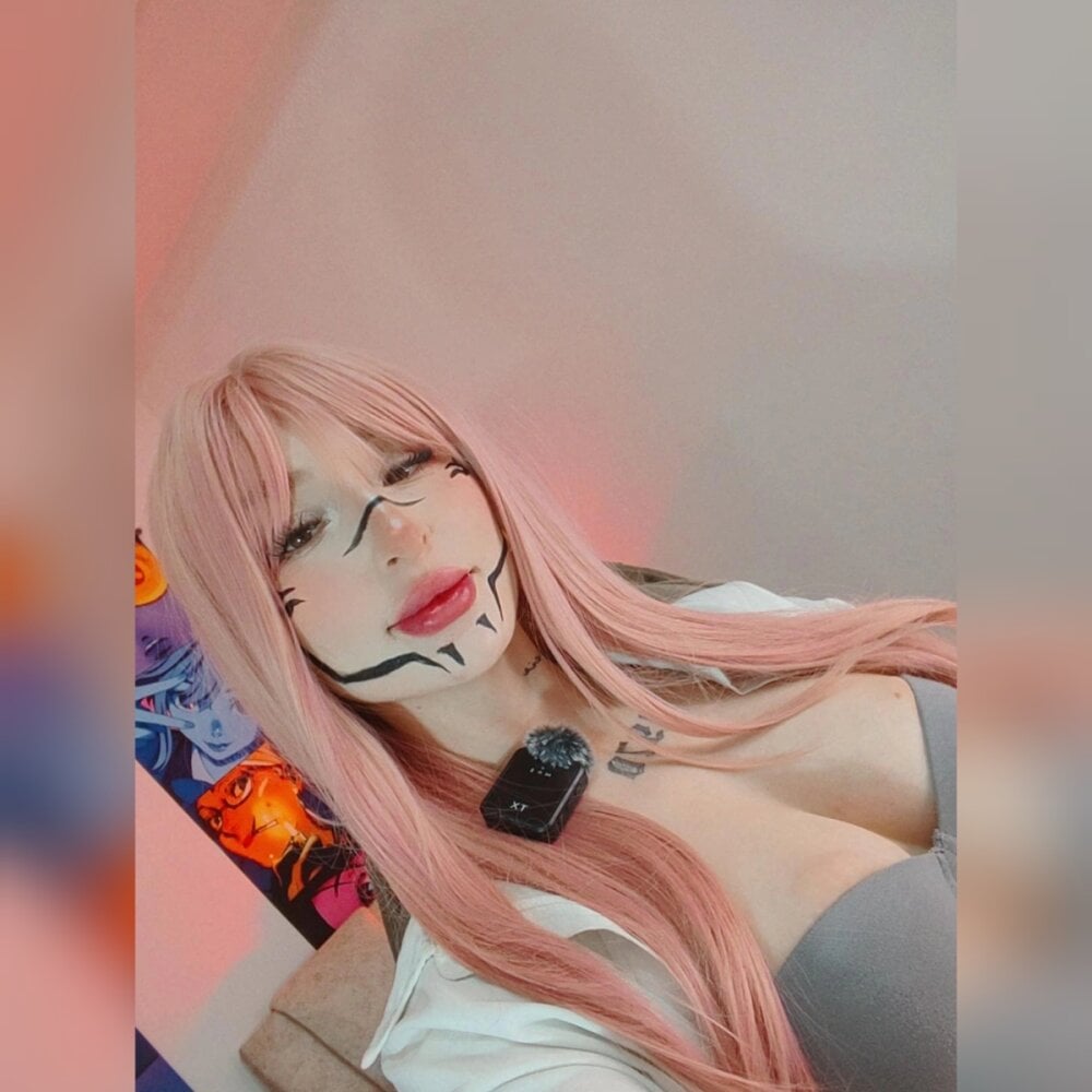 Bennuluspeach_'s Offline XXX Chat