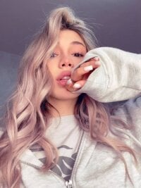lilisstar webcam thumbnail