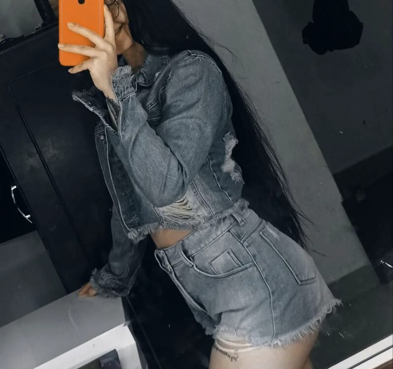 Sarah_69主播简介 | Stripchat