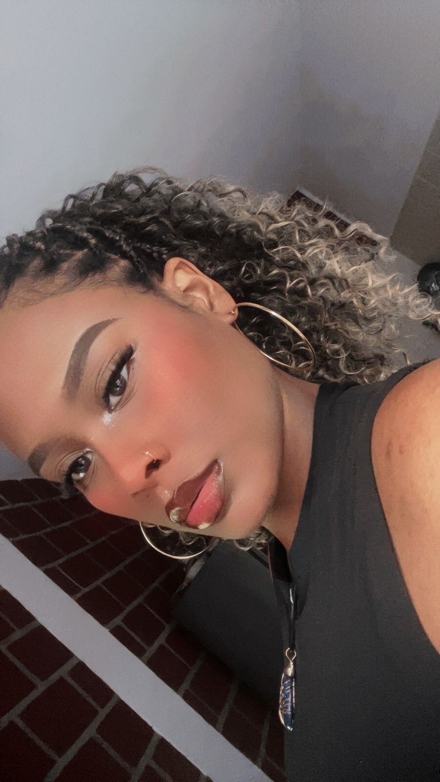 AsharKisses