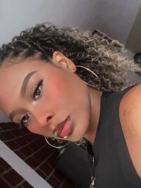 AsharKisses's webcam live show