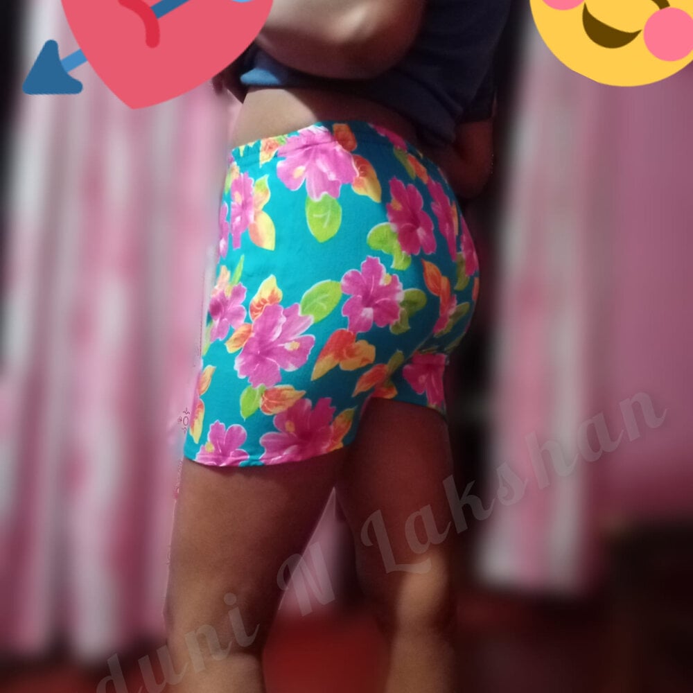 stripchat sadunikax webcam profile pic via chatnmate.com