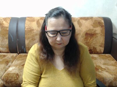 emily_- 🧛 online chat