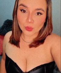 mandy-moore's webcam live show