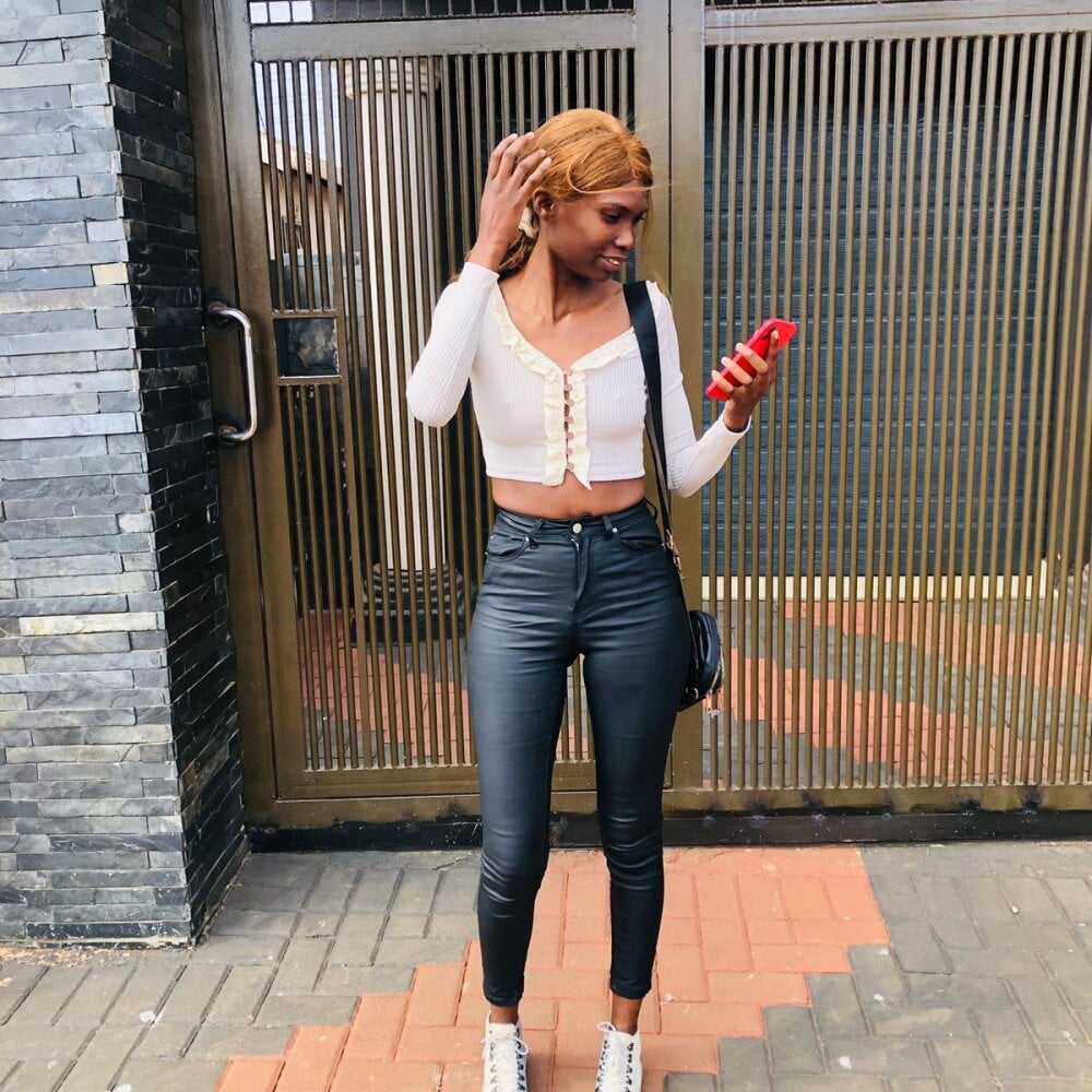 stripchat oceansquirtbabe webcam profile pic via livesex.fan