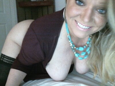 LauraLustxx - bbw blondes