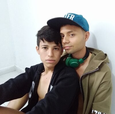 Max_and_Peter Couple Masturbation Webcam Porn
