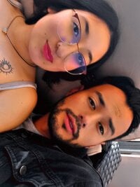 Hottest_couple's Offline Chat Room
