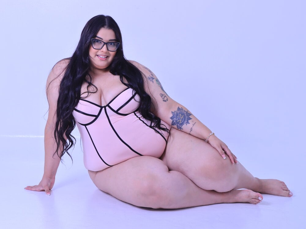 Live sex webcam photo for Apriilpeach_ #290085958