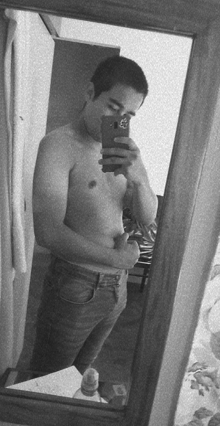 Hornykevin34