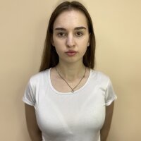 ClaudiRoux Adlı Modelin Çevrimdışı Sohbet Odası