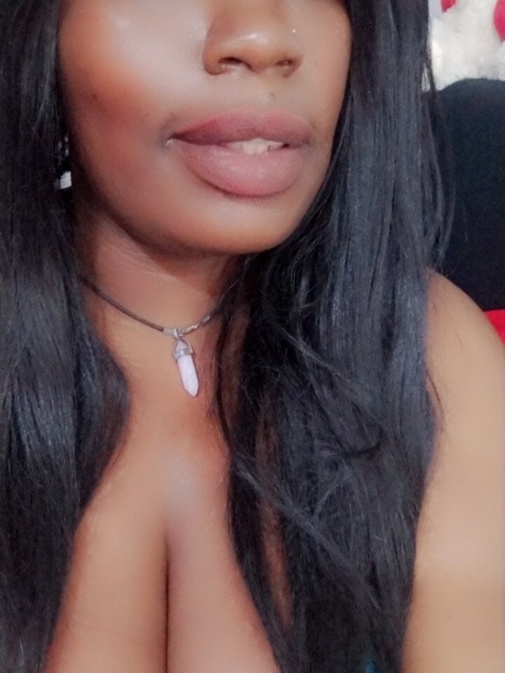 Live sex webcam photo for Negrabig #289983659