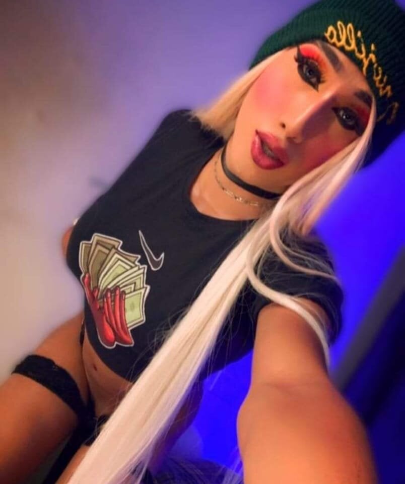 Live sex webcam photo for Sabriandlindaa #290261141