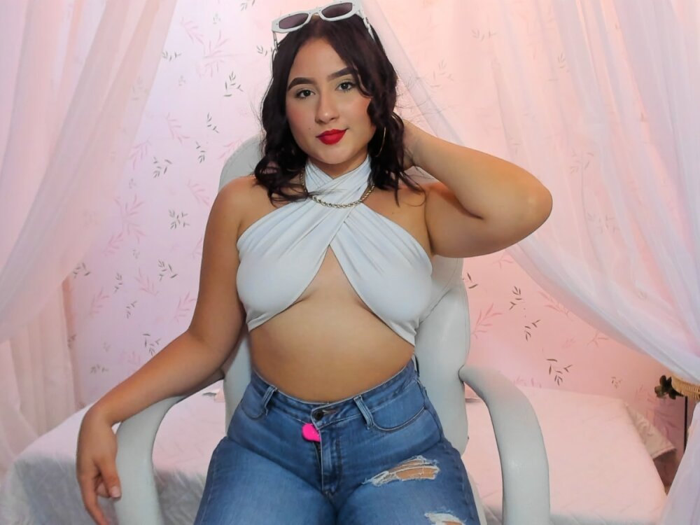 Amiiira_ 🗃 live nude cam