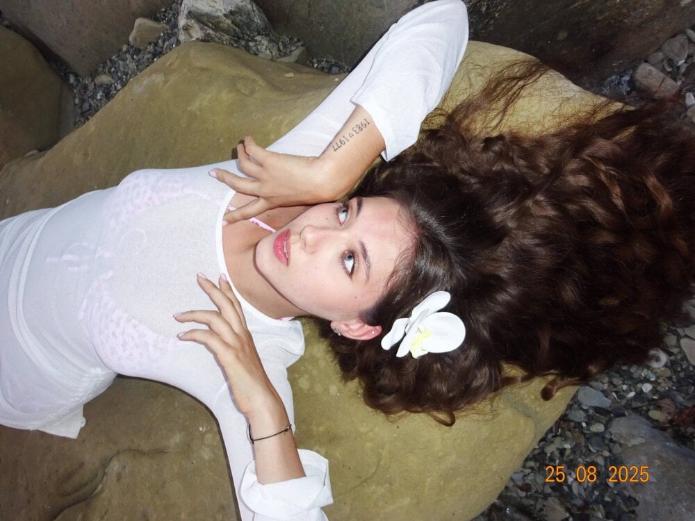 margaretmorris webcam profile - Malagasy