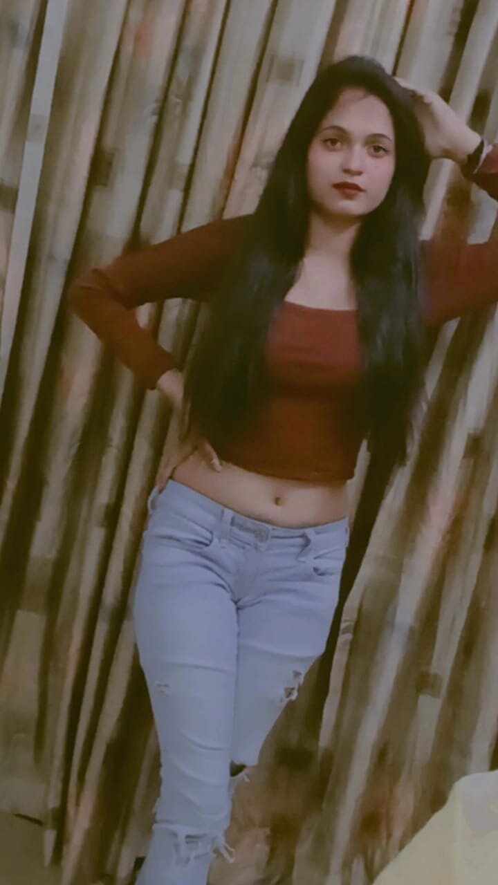 Sweet_Anya_Chalotra
