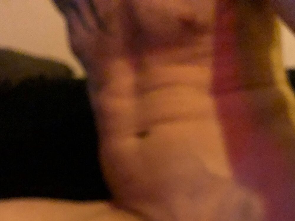 devote_schlampe00 from stripchat