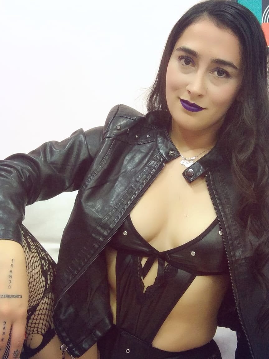 mistress_sharlott_ from stripchat