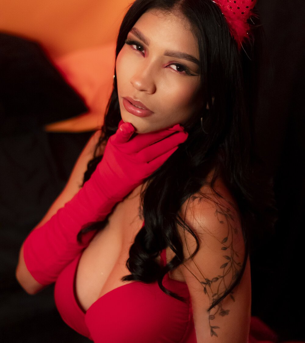 Live sex webcam photo for LauraAristizabal #290099408